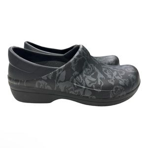 CROCS Neria Pro clogs women's 8